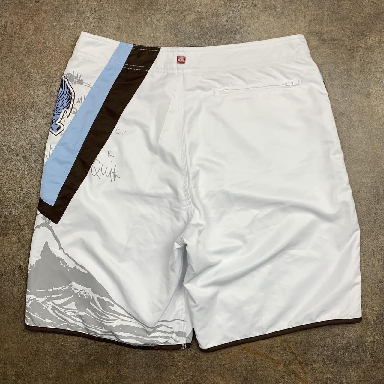 Quiksilver 00s white graphic baggy boardshorts