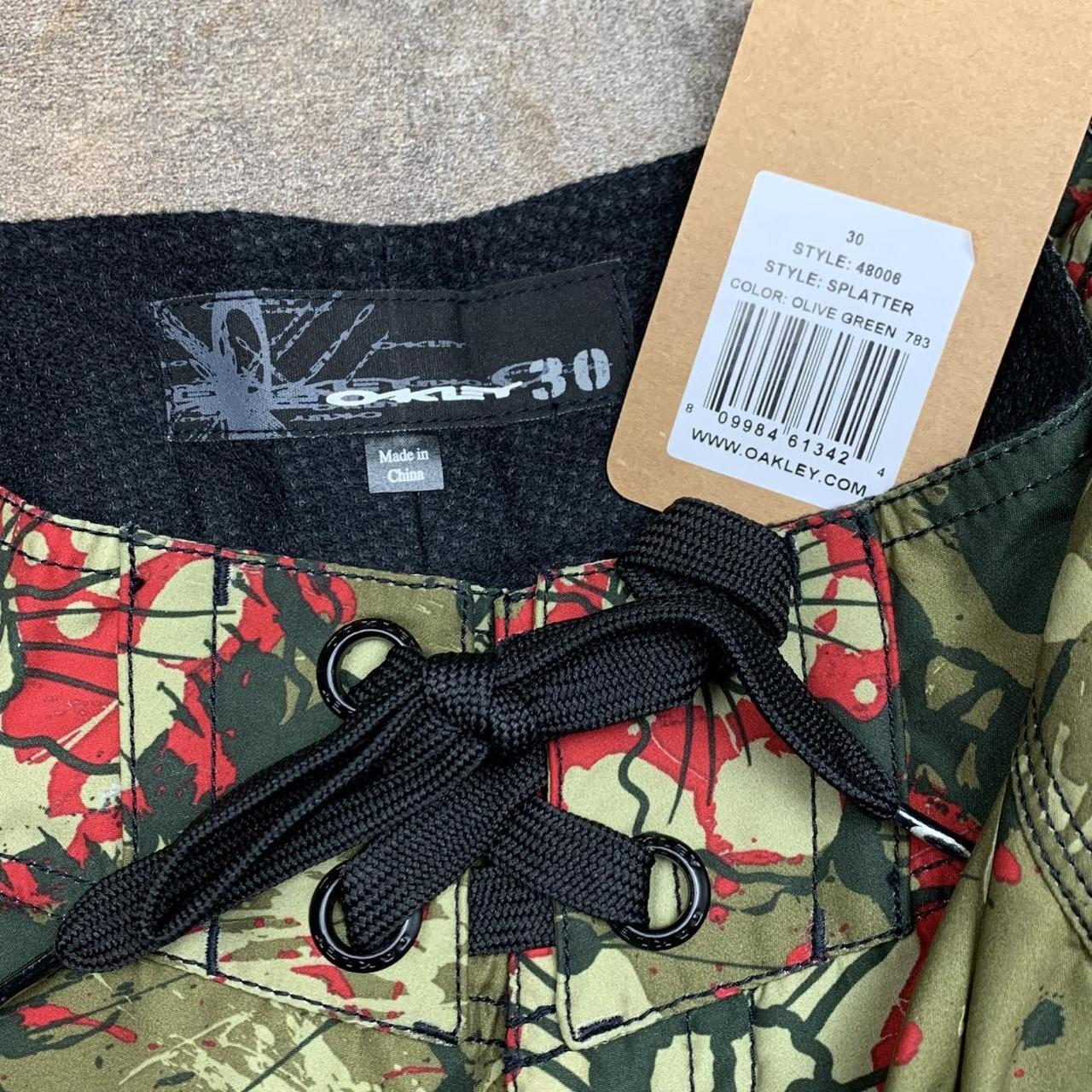 Oakley 00s khaki baggy graphic boardshorts