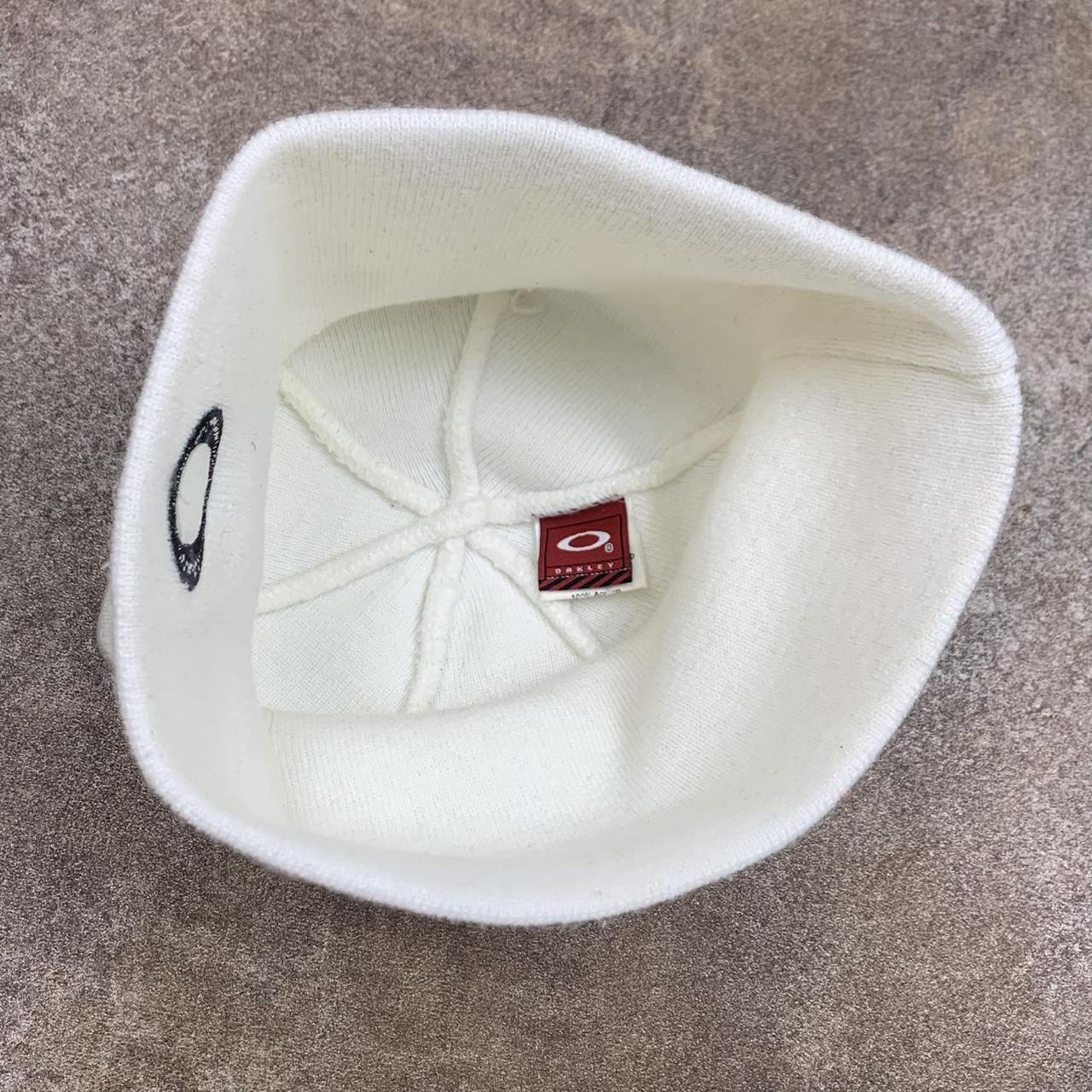 Oakley Software 00s white logo skully beanie