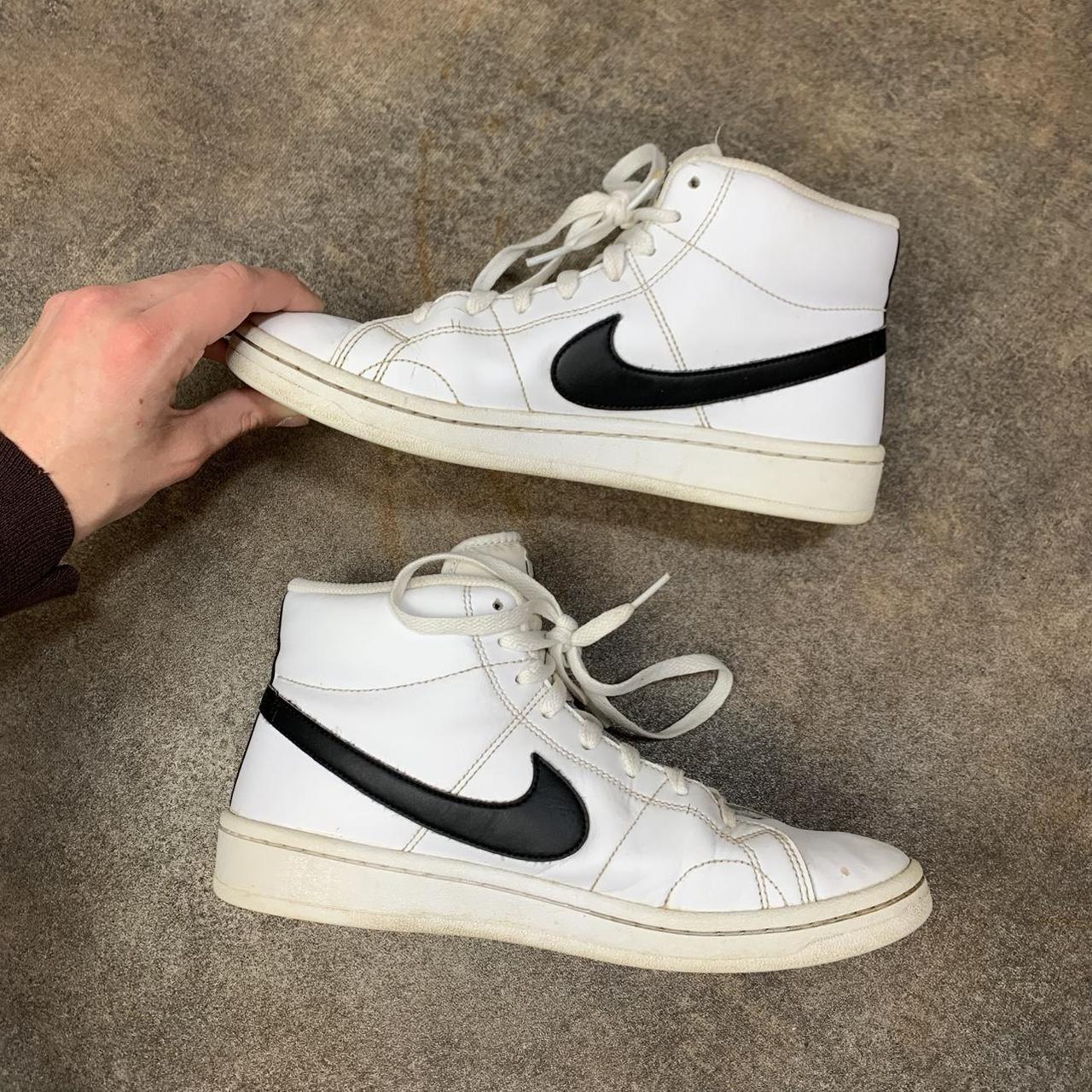 Nike 00s Court Royale white black trainers