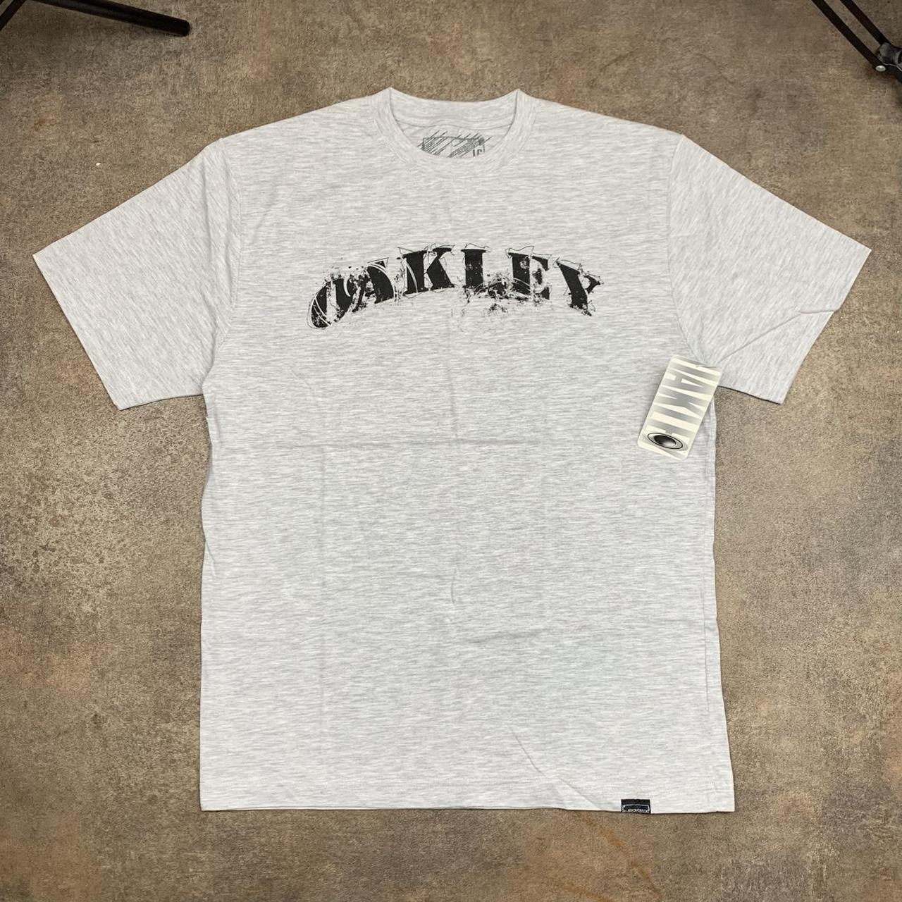 Oakley 00s light grey graphic tee