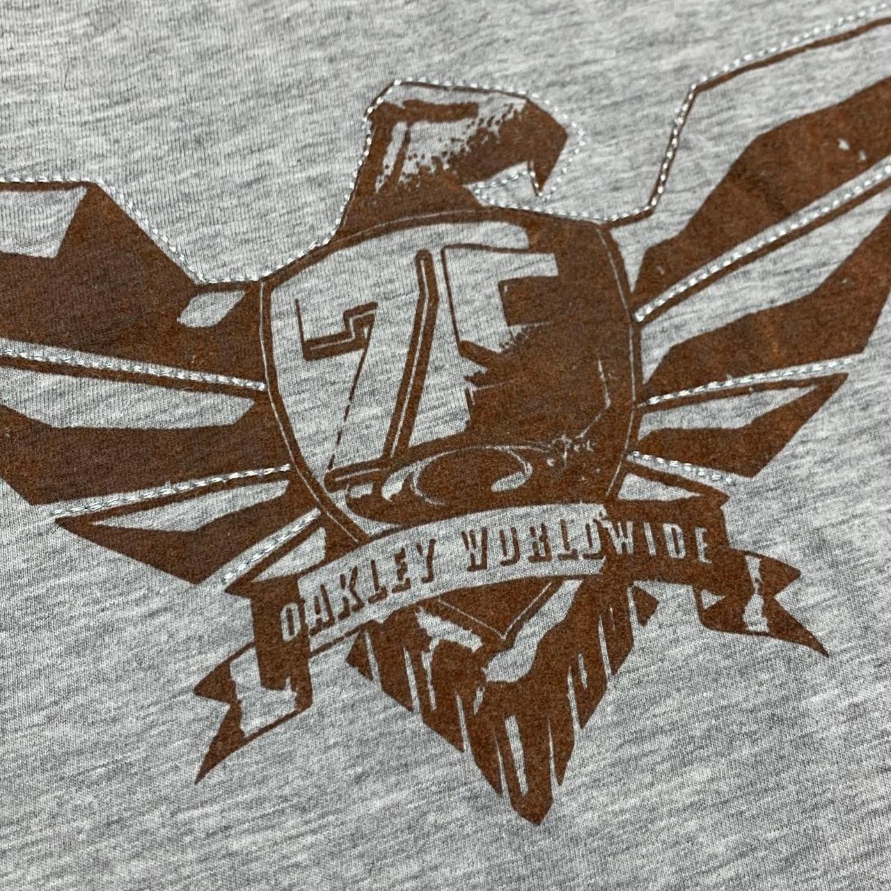 Oakley 00s cut and sew graphic grey tee