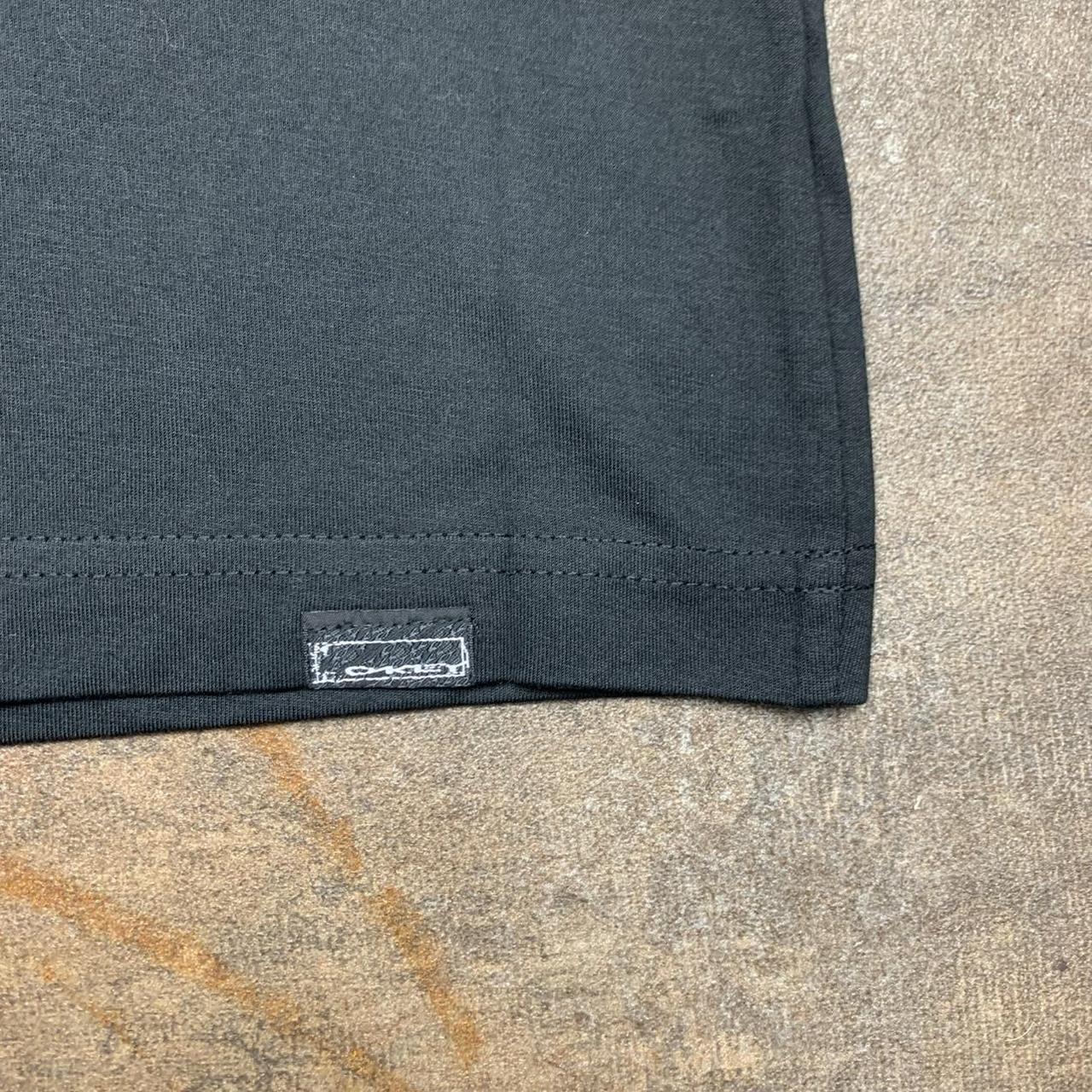 Oakley 00s black graphic tee