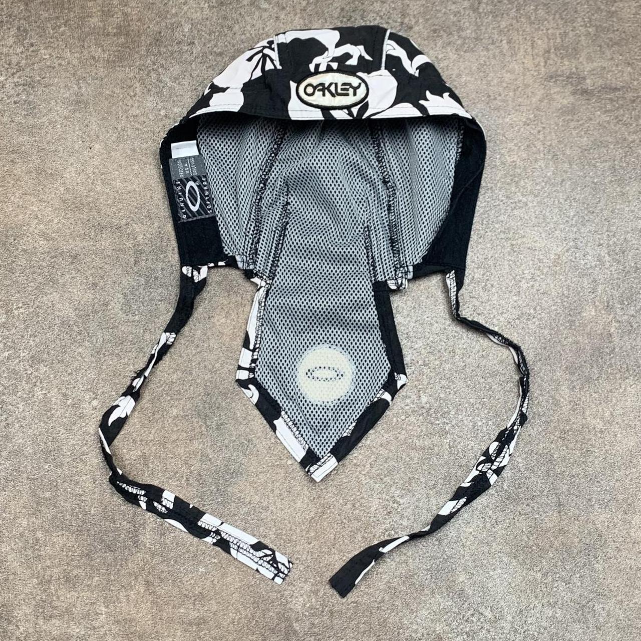 Oakley Software 90s floral black white graphic bandana