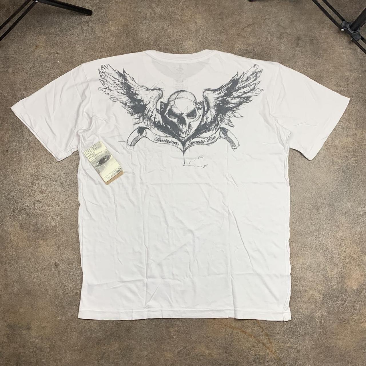Oakley Flying Tiger 00s white graphic tee