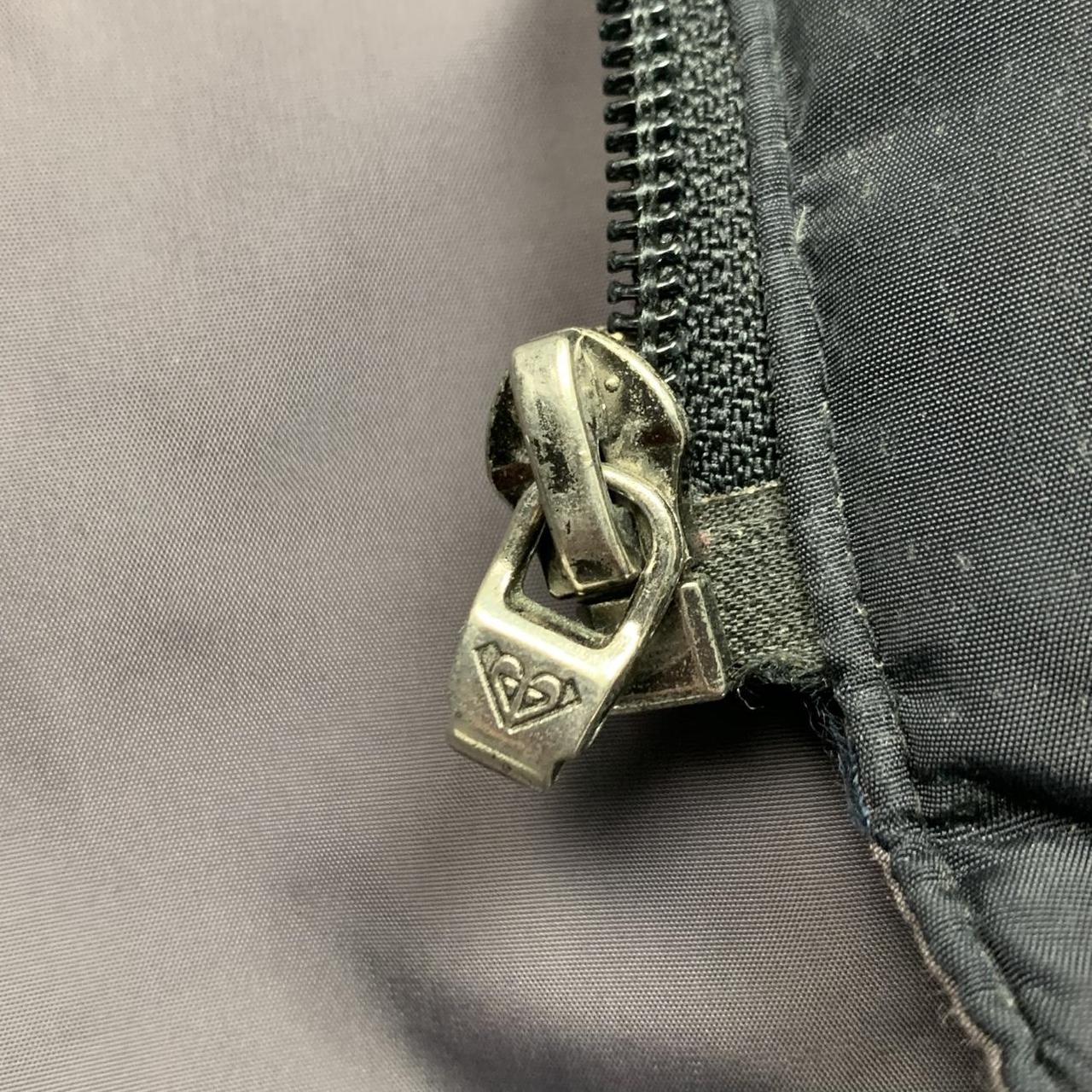 Quiksilver 90s black puffer lined jacket