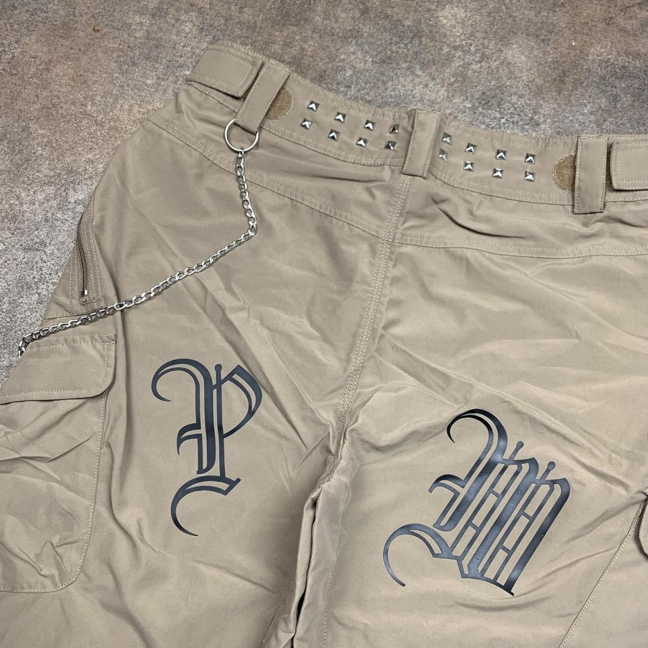 PLUSMINUS 00s beige graphic baggy studded cargo shorts