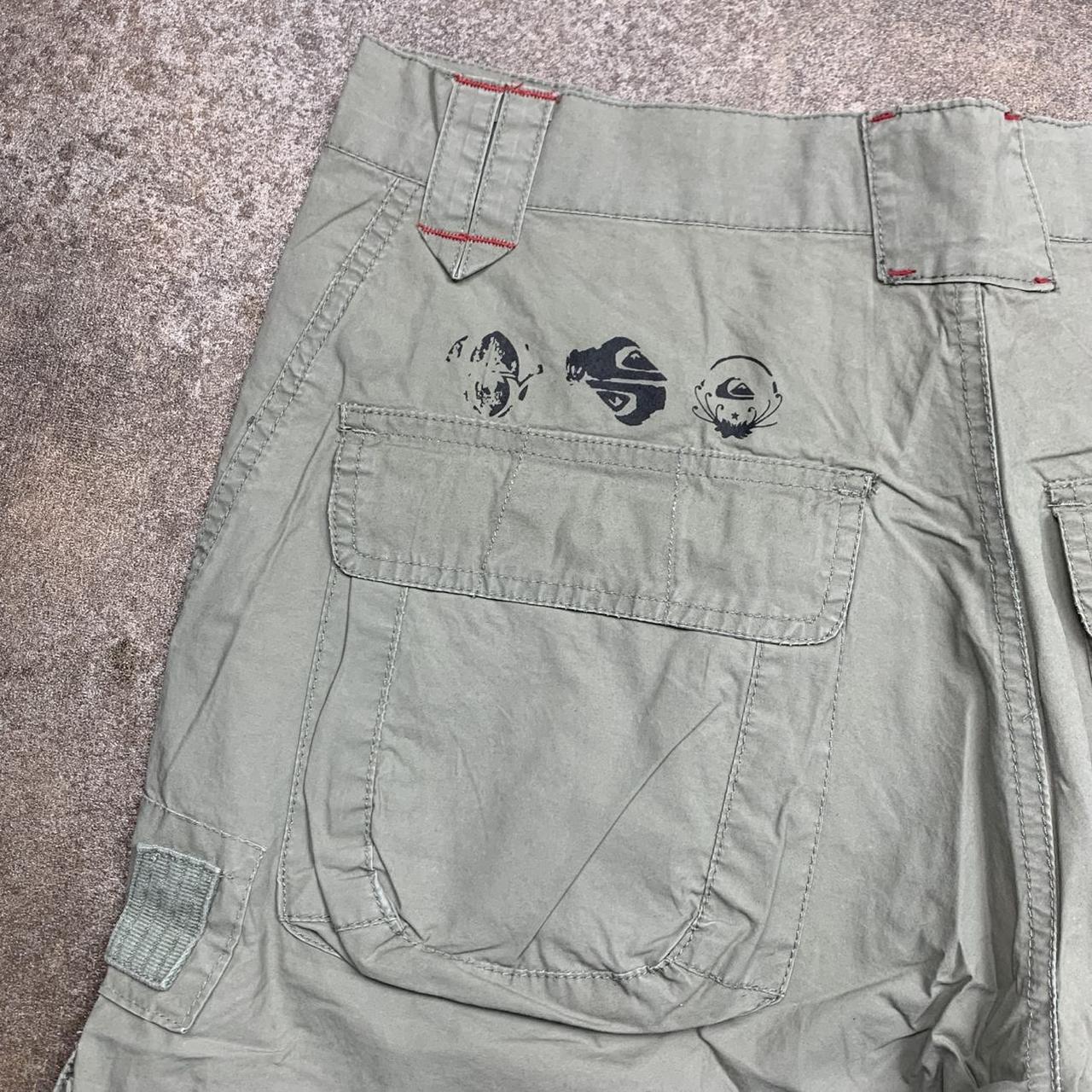 Quiksilver 00s green graphic baggy cargo shorts