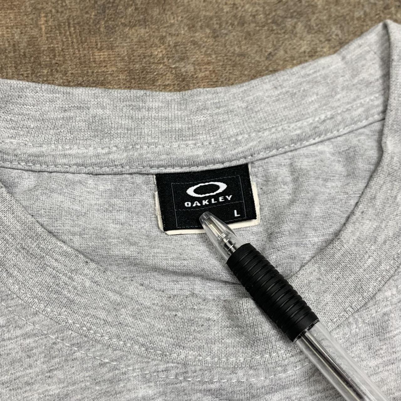 Oakley 00s cut and sew graphic grey tee