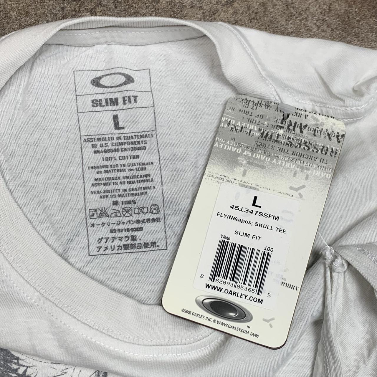 Oakley Flying Tiger 00s white graphic tee