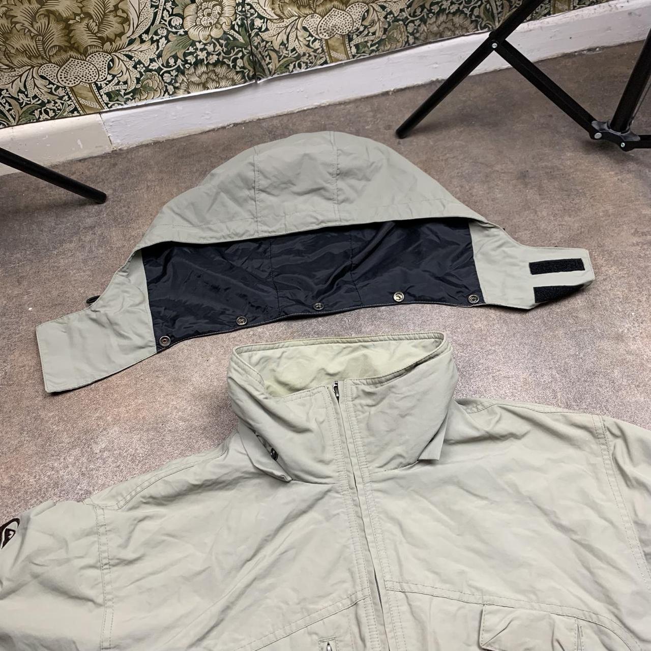 Quiksilver 00s beige utilised graphic ski jacket
