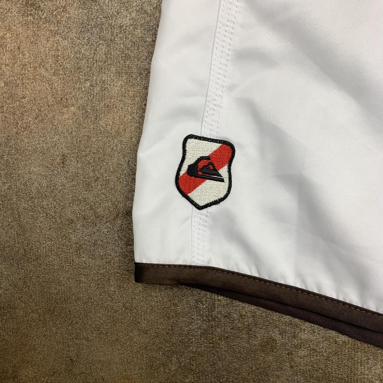 Quiksilver 00s white graphic baggy boardshorts