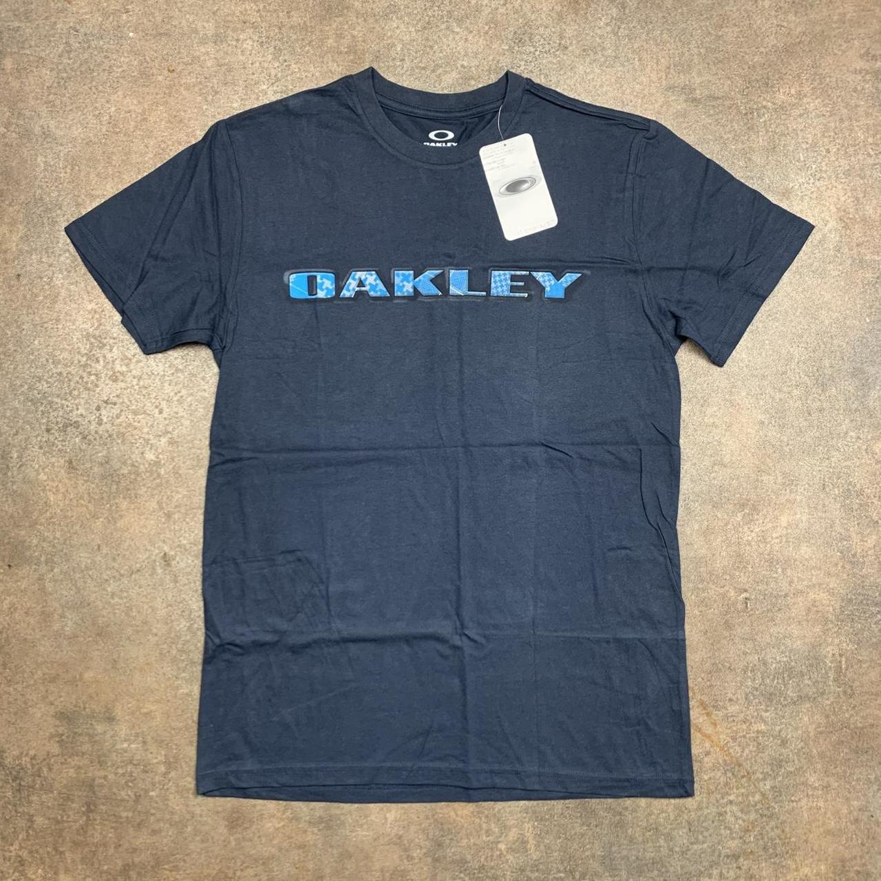 Oakley 00s navy blue graphic tee