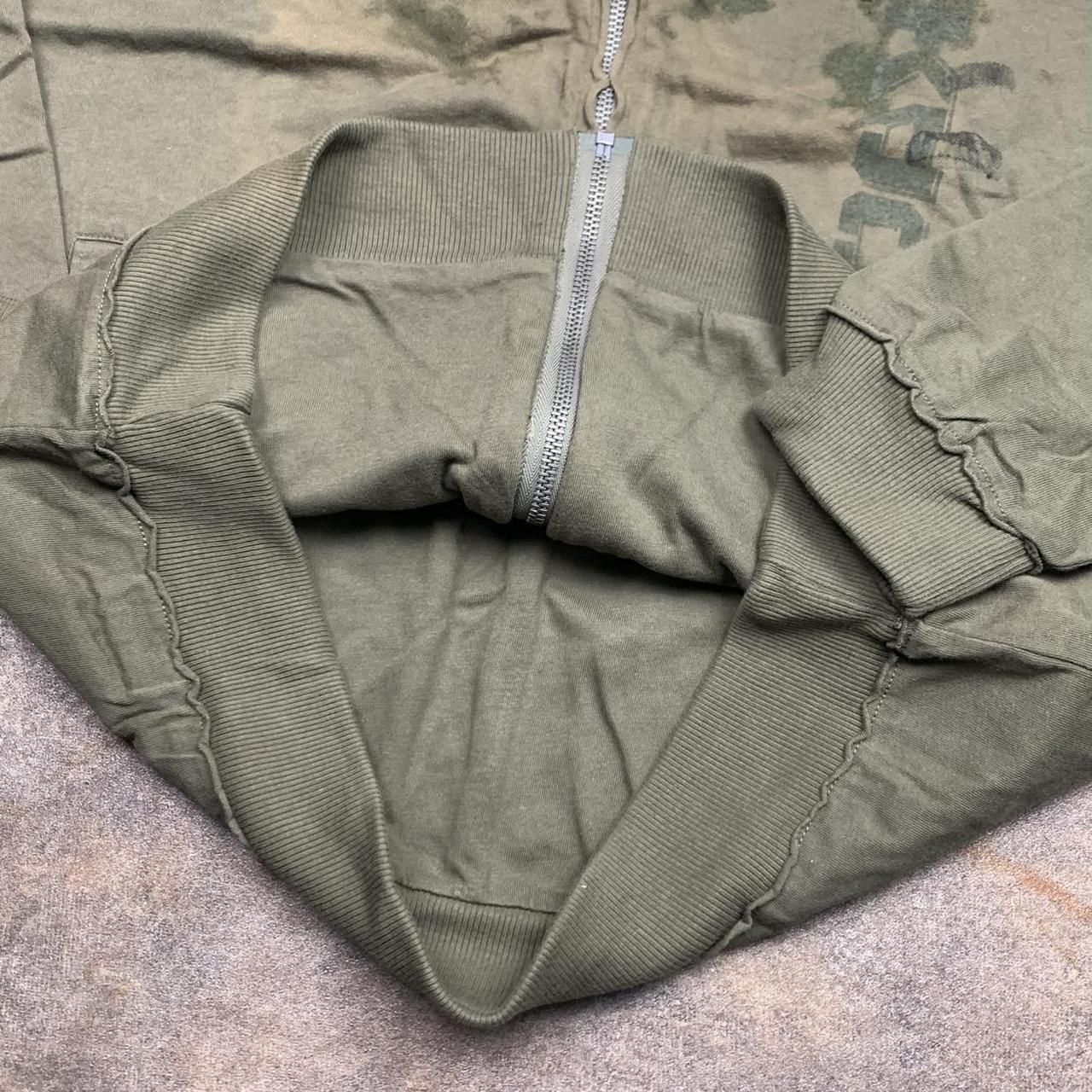 Oakley 00s khaki graphic zip jumper