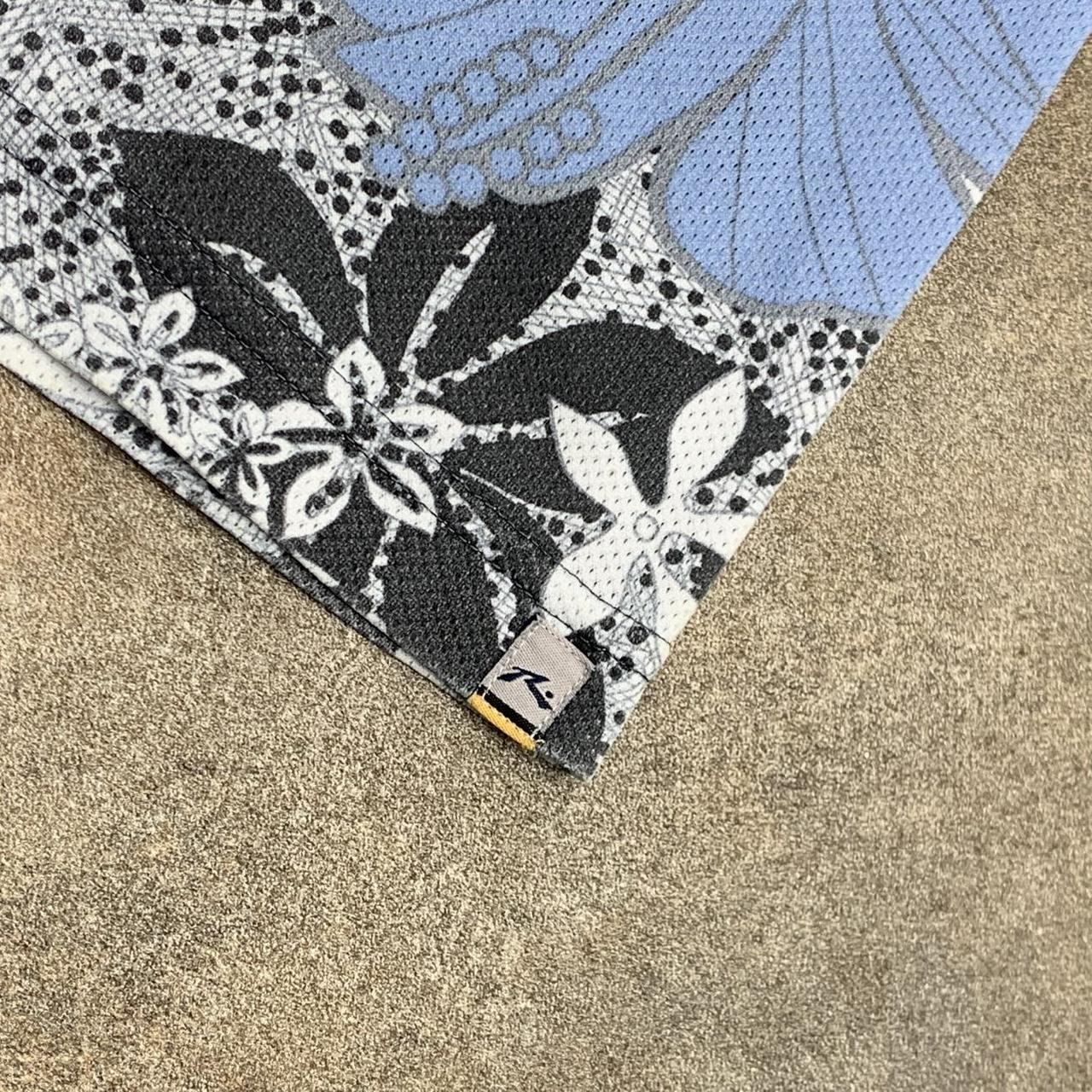 Rusty 00s white blue floral graphic Hawaiian shirt
