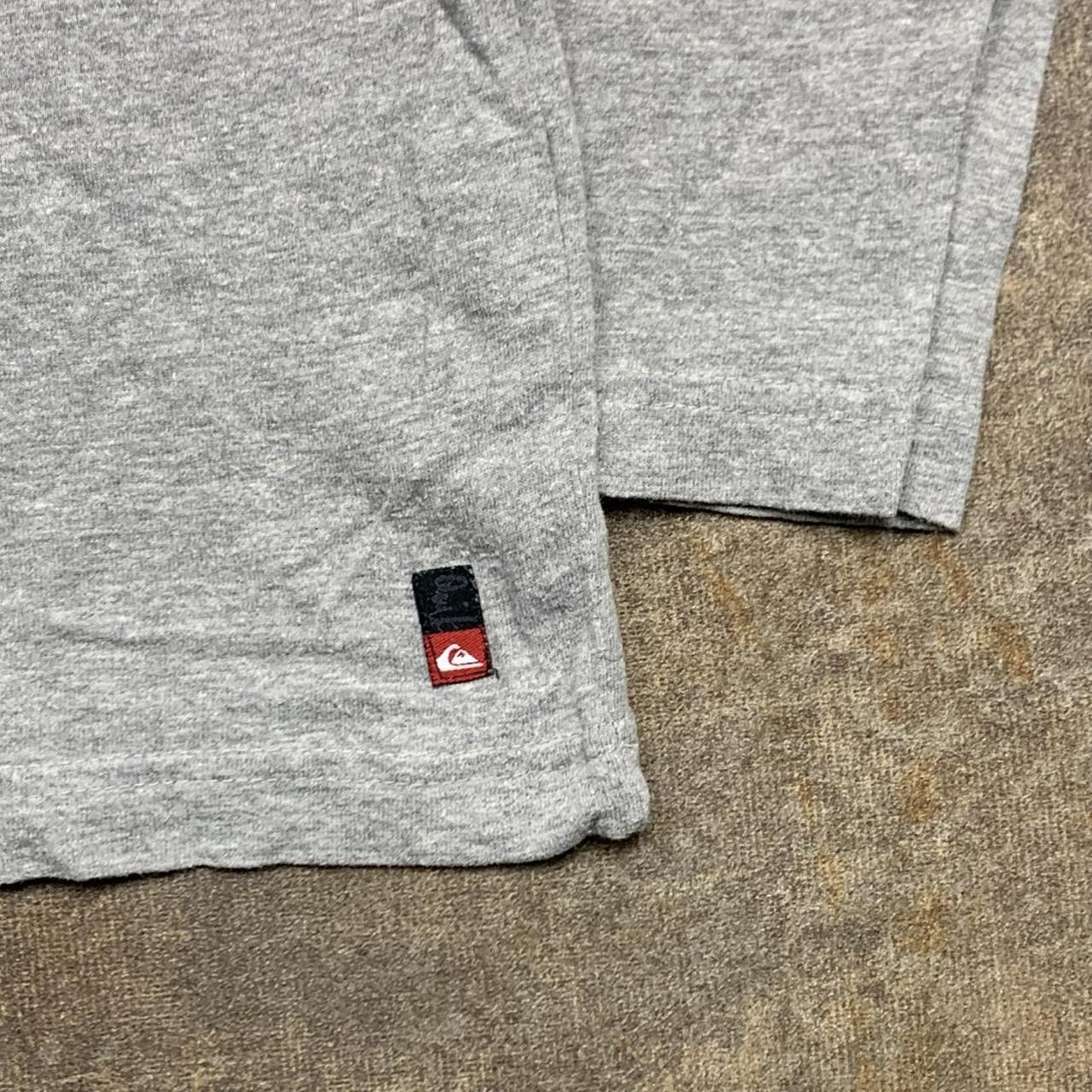 Quiksilver 00s grey graphic long sleeve tee