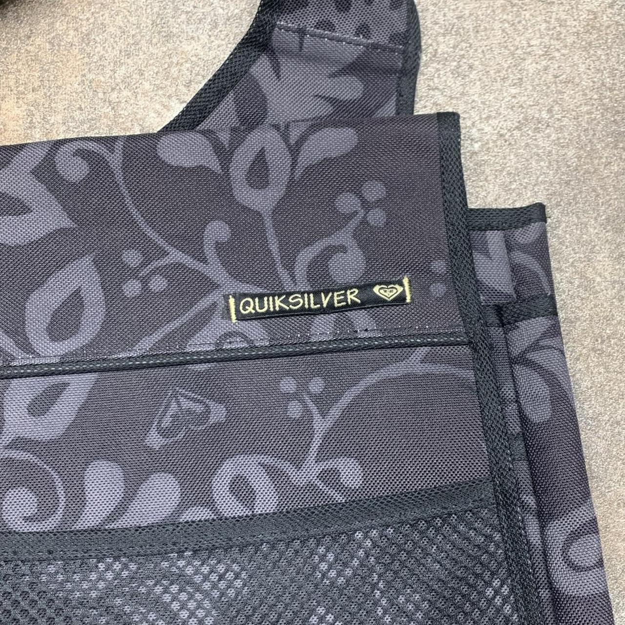 Quiksilver 90s floral black grey sling bag
