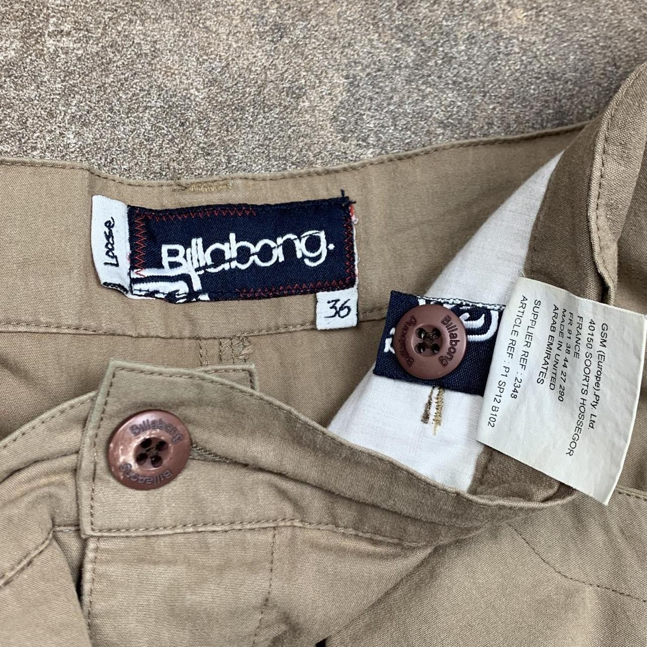 Billabong 00s beige graphic baggy cargo shorts