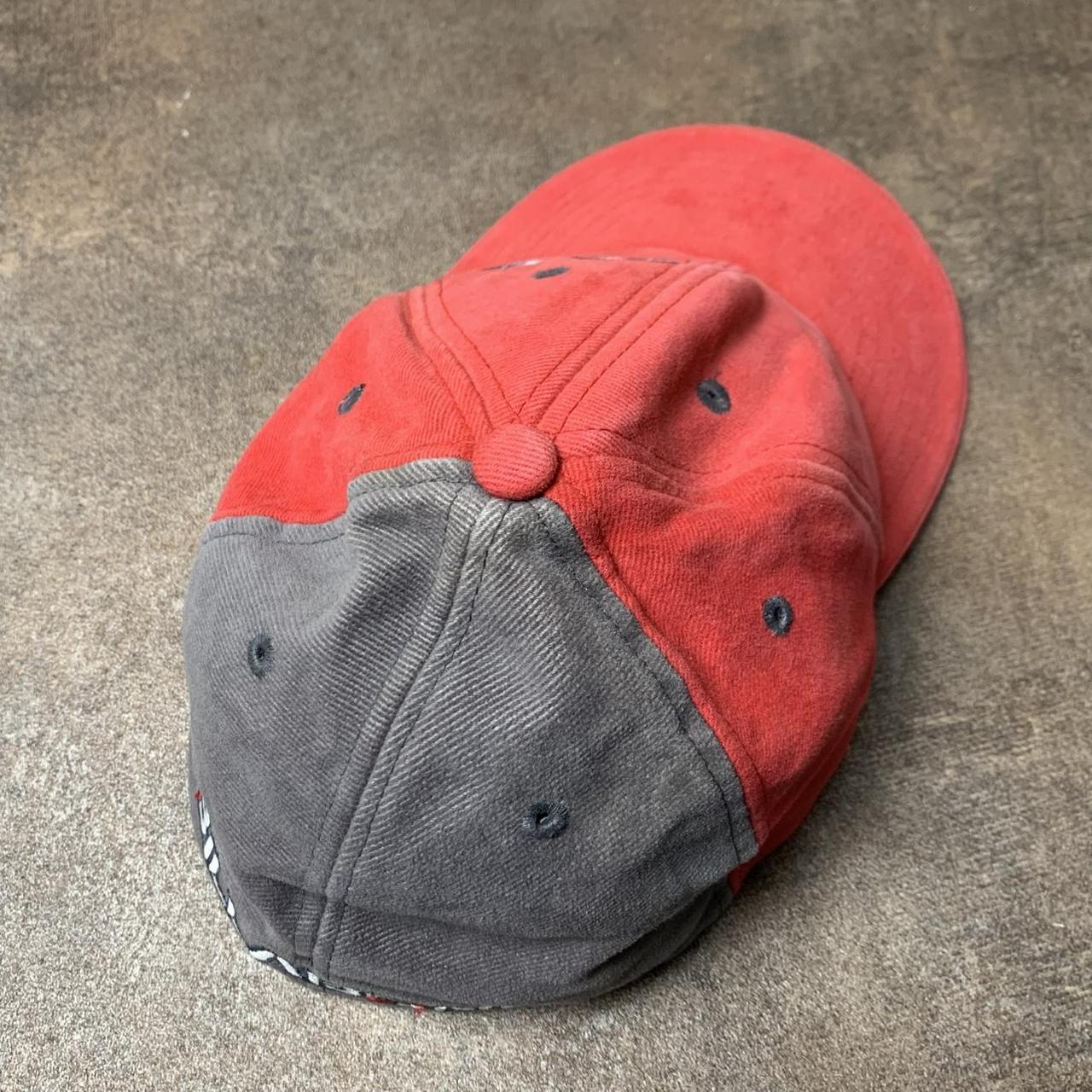 Billabong 00s red grey graphic cap