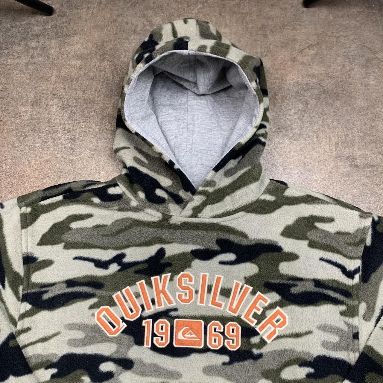 Quiksilver 00s camo khaki graphic hoodie