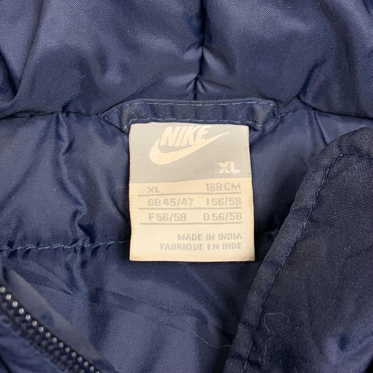 Nike 00s navy white puffer jacket