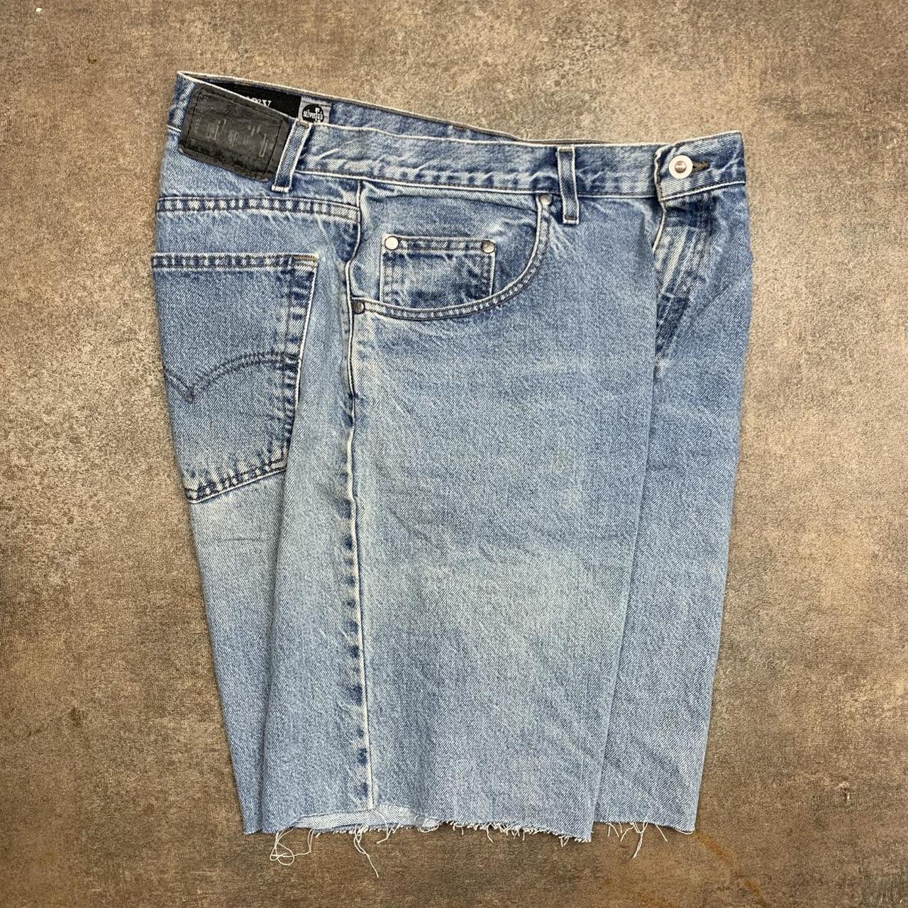 Levi’s Silvertab 00s baggy washed light blue denim jorts