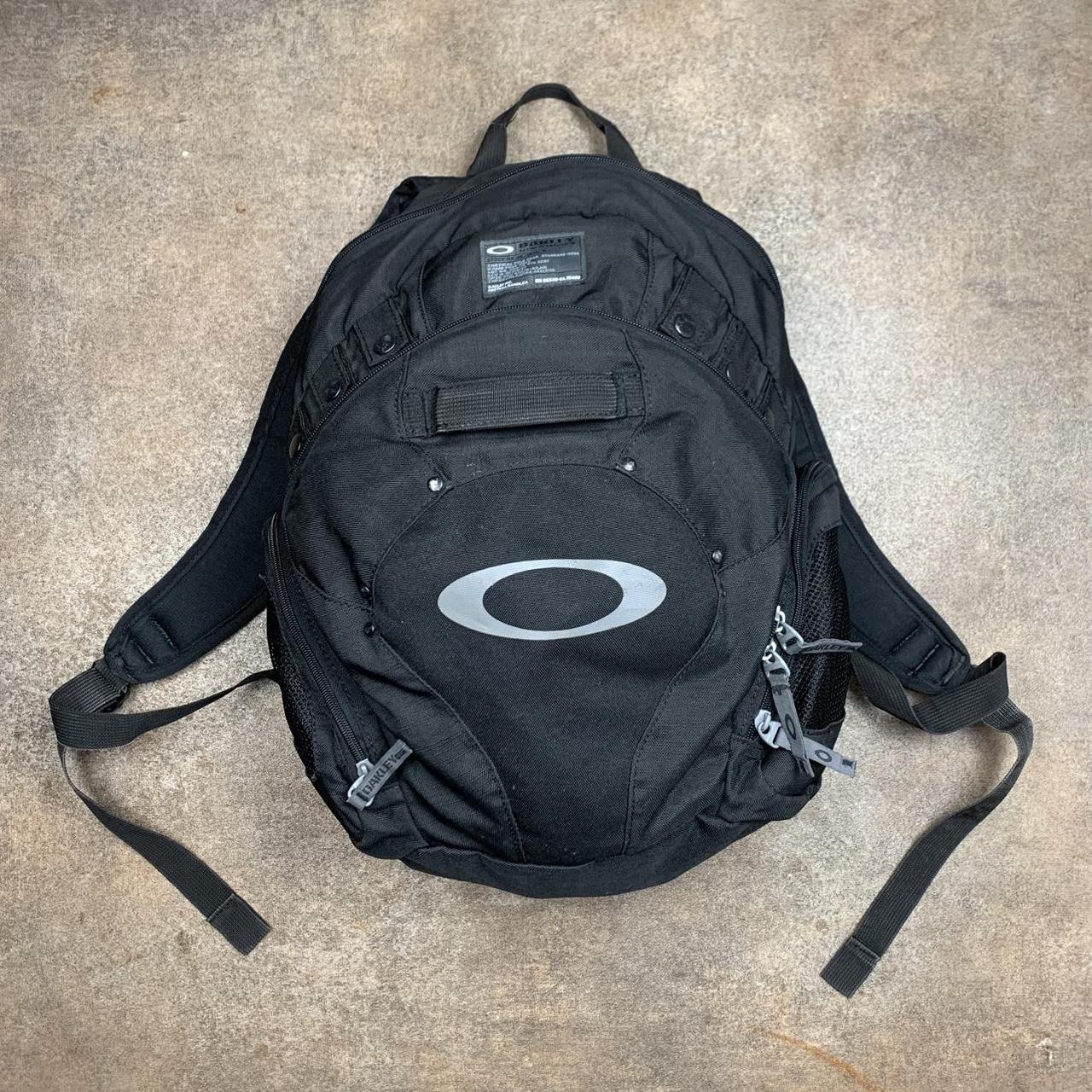 Oakley 00s Planet Pack black backpack