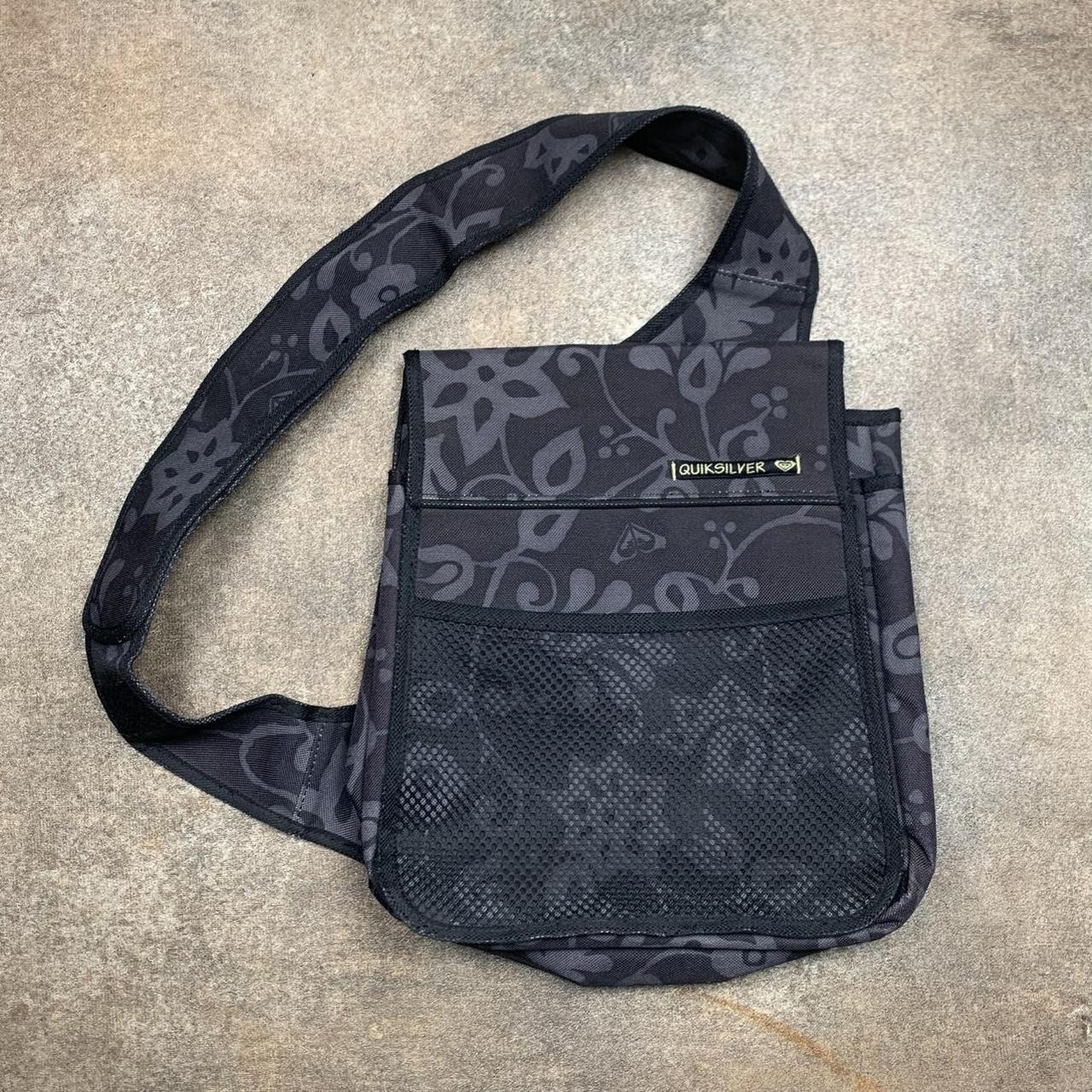 Quiksilver 90s floral black grey sling bag