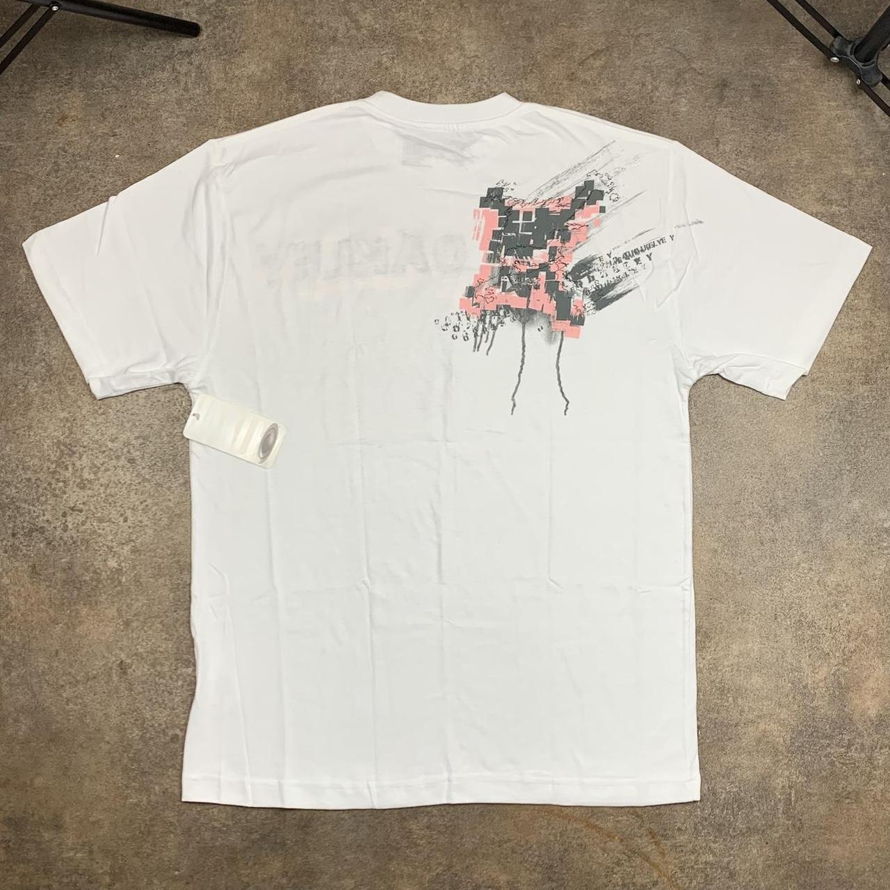 Oakley 00s white skull graphic tee