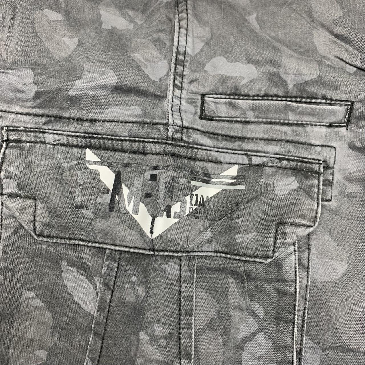 Oakley 00s grey graphic baggy cargo jorts