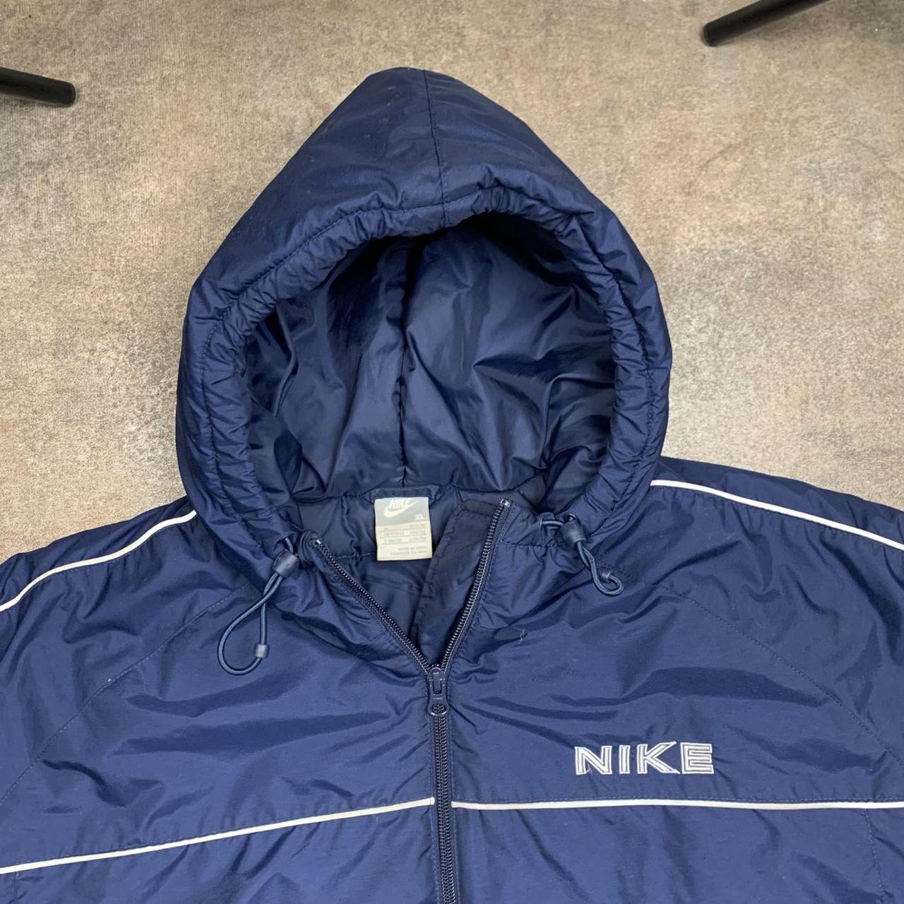 Nike 00s navy white puffer jacket