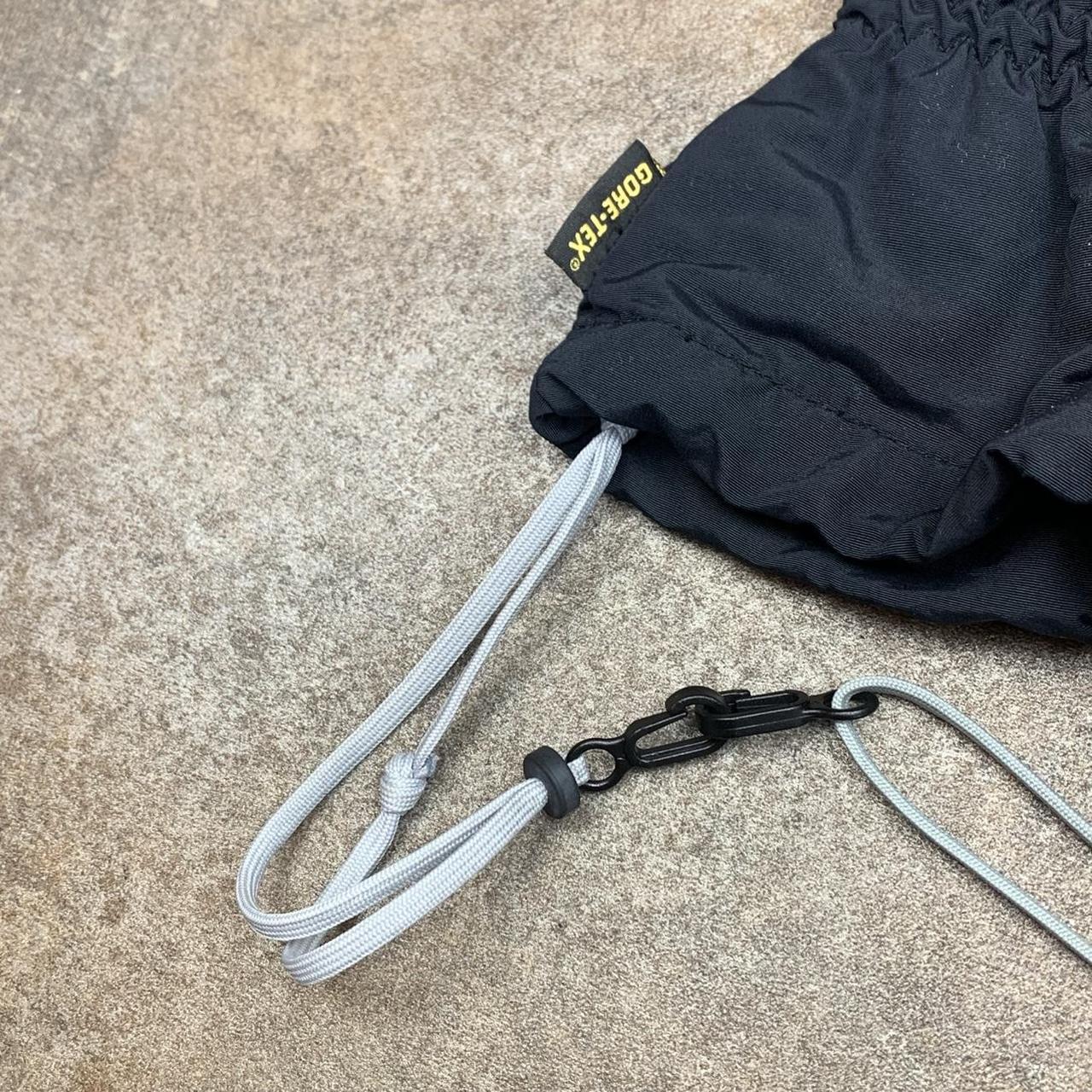 Mountain Hardwear technical black grey gloves