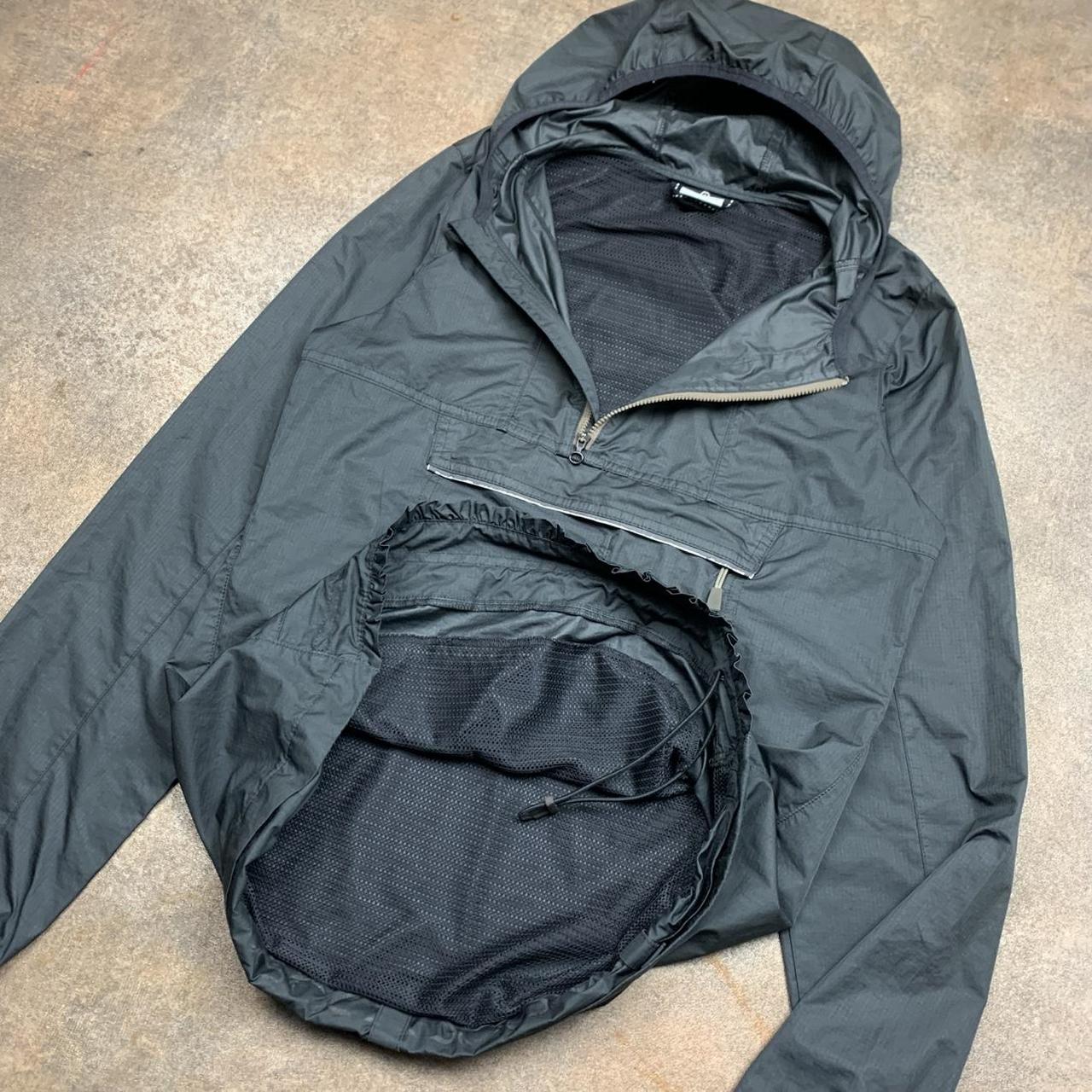 Nike ACG women’s lightweight black jacket