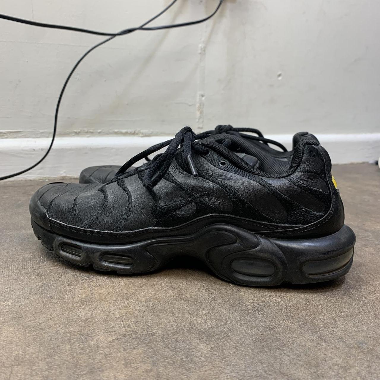 Nike TN black trainers