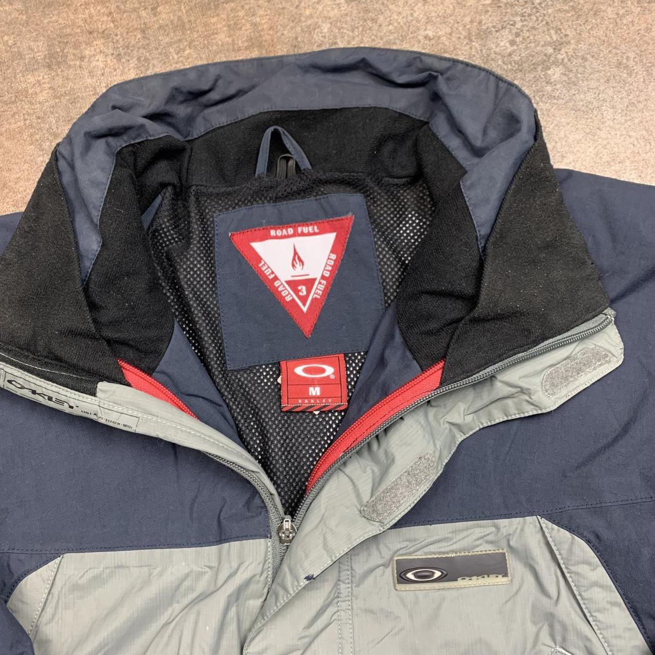 Oakley Software Road Fuel 90s utilised ski jacket
