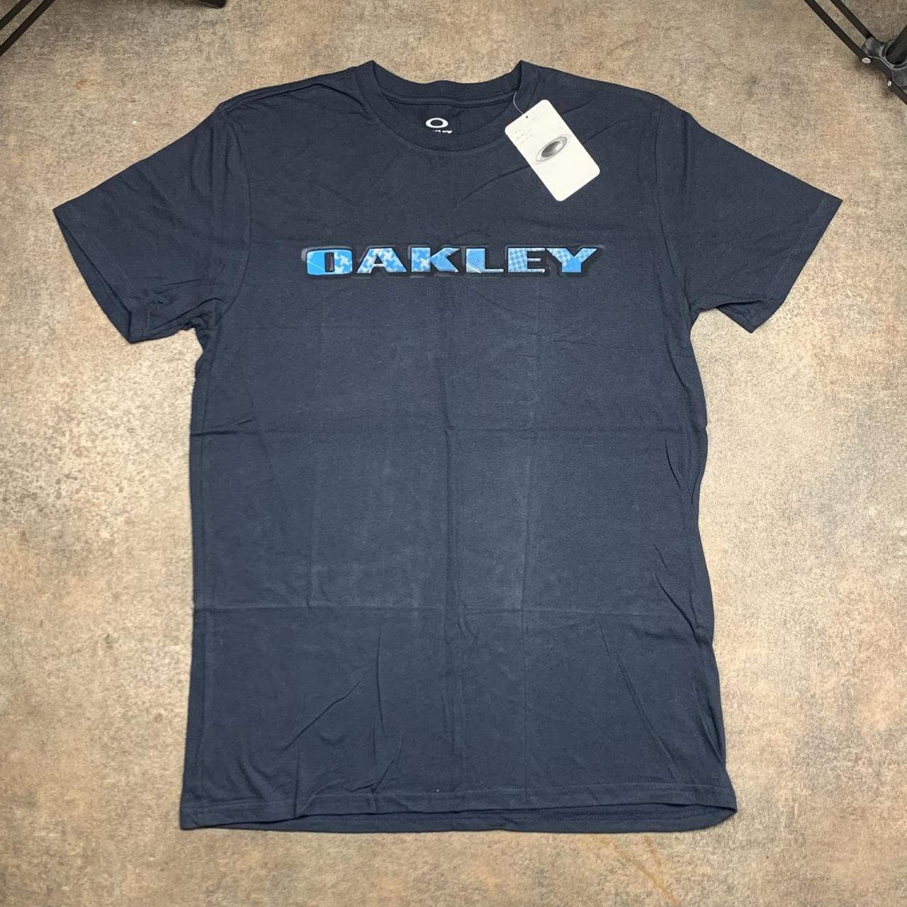 Oakley 00s navy logo graphic tee