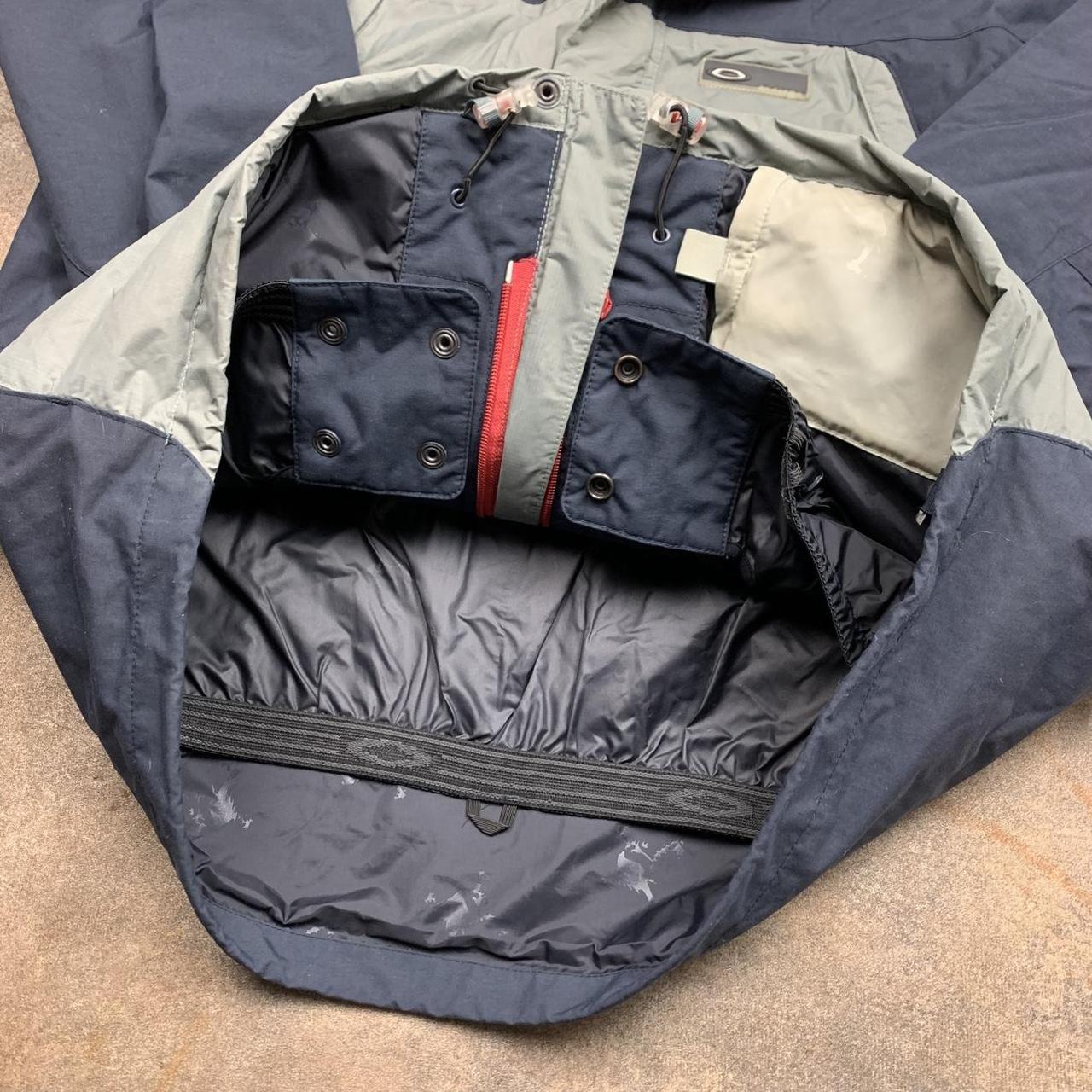 Oakley Software Road Fuel 90s utilised ski jacket