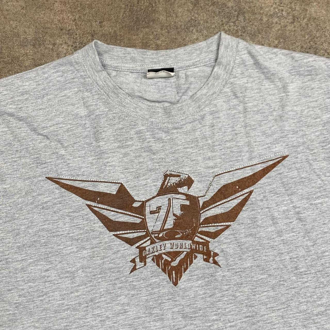 Oakley 00s cut and sew graphic grey tee
