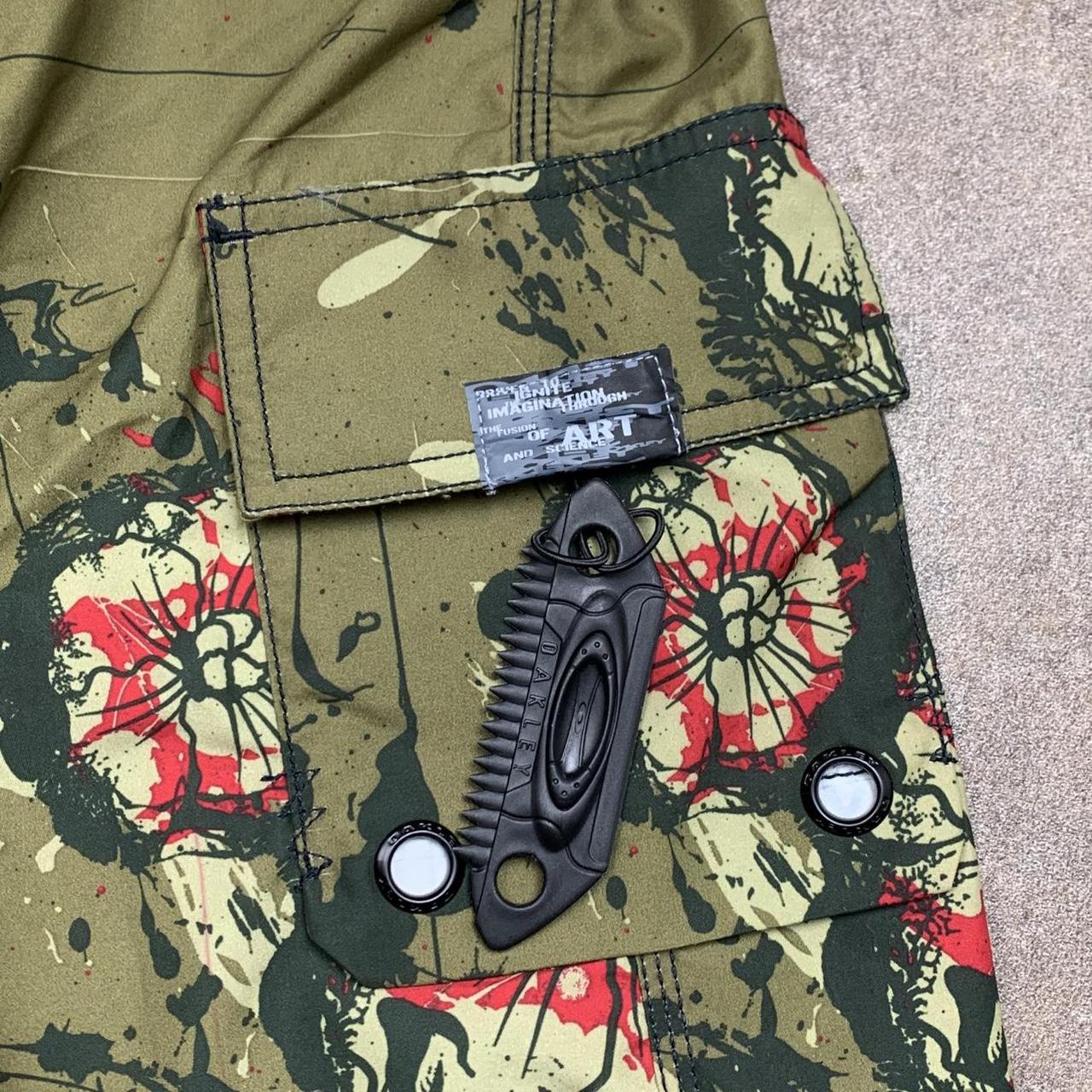Oakley 00s khaki baggy graphic boardshorts