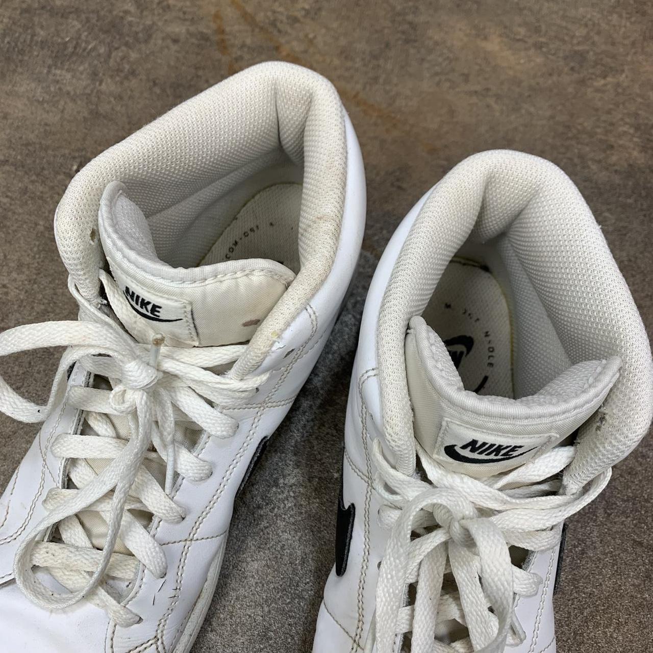 Nike 00s Court Royale white black trainers