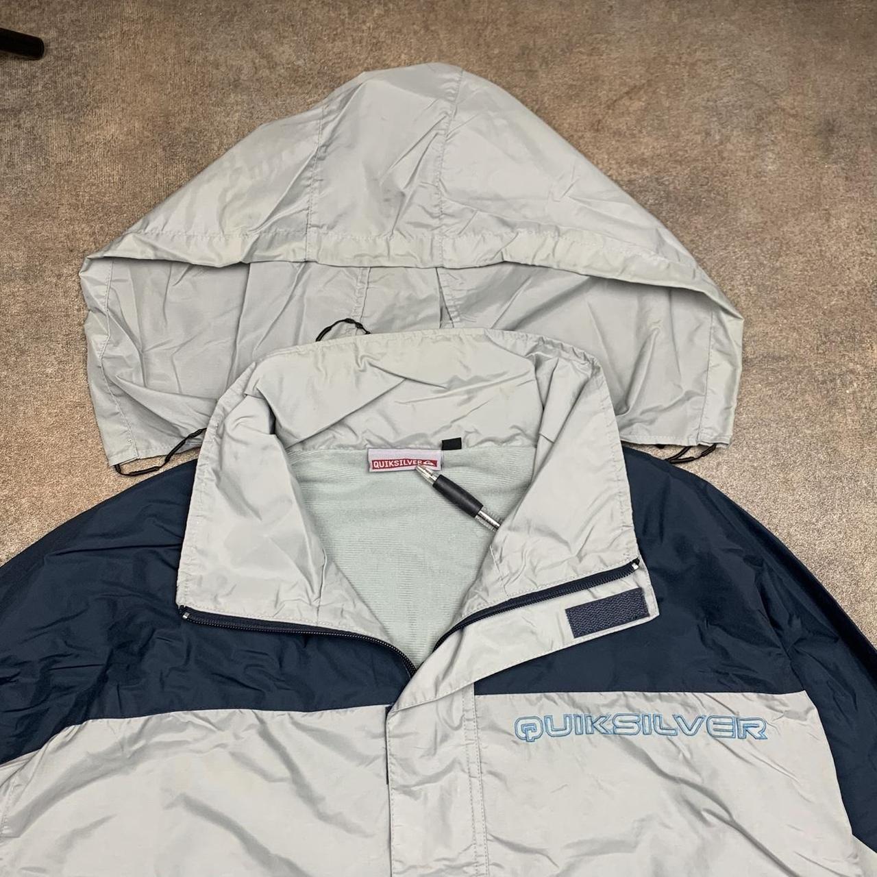 Quiksilver 90s light grey navy rain coat