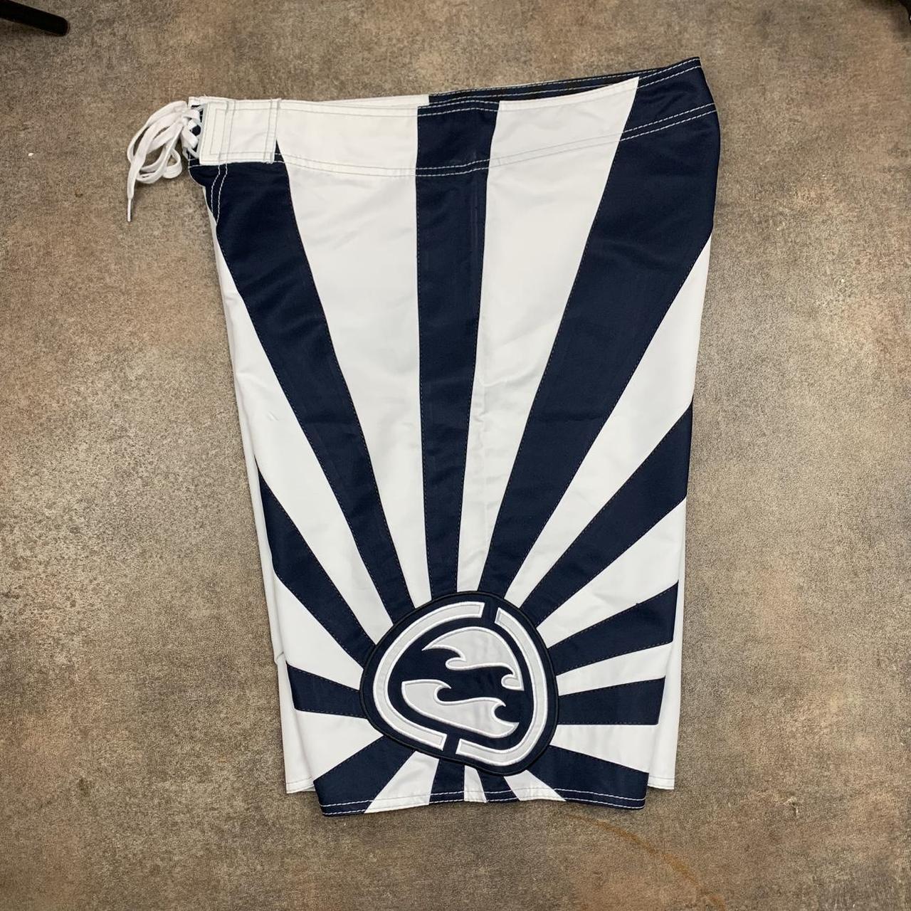 Billabong 00s Andy Iron graphic white boardshorts