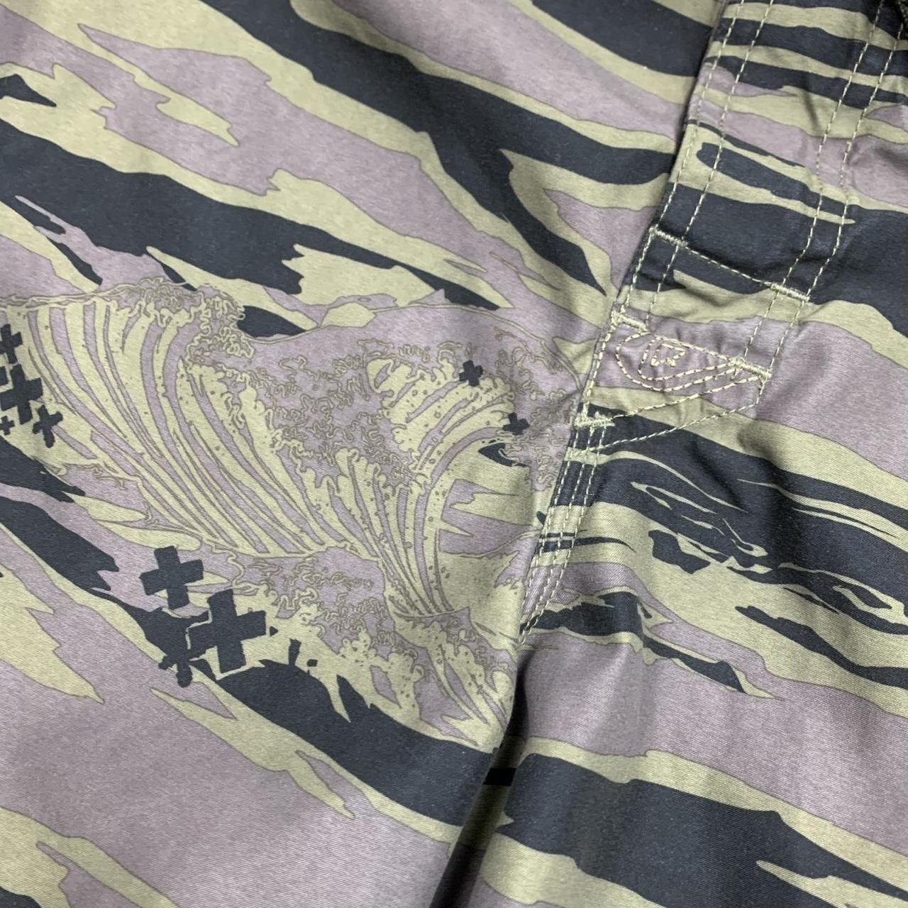 Quiksilver 00s graphic boardshorts (S)