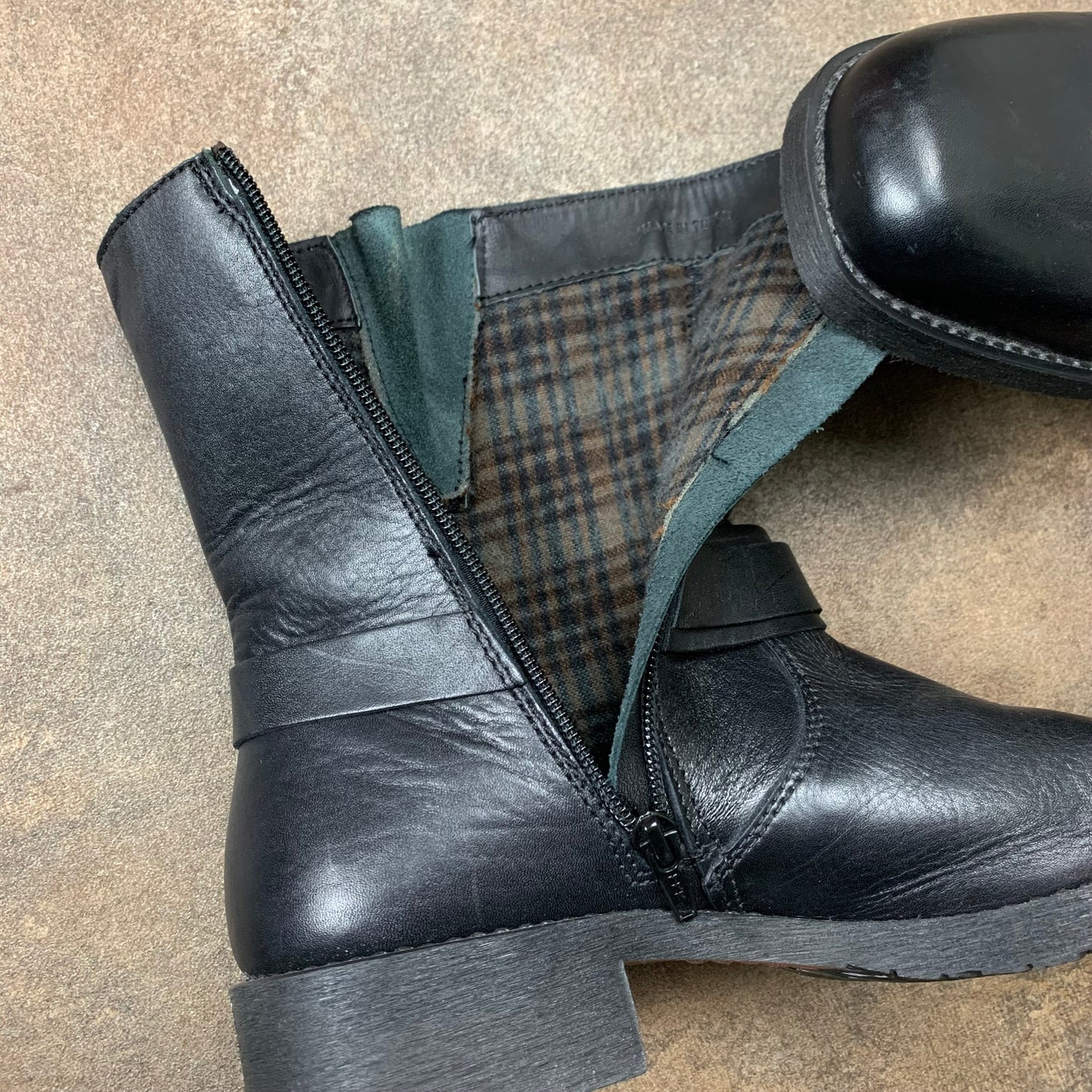 Lavorazione Artigiana black heeled boots (8)
