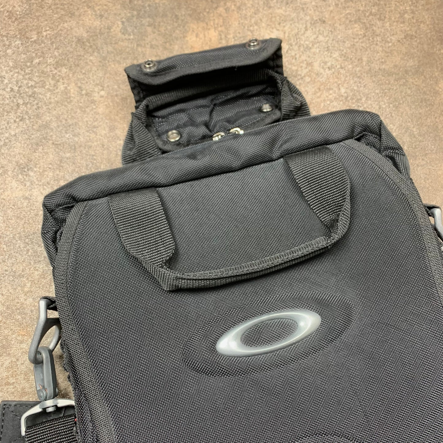Oakley 00s technical laptop bag