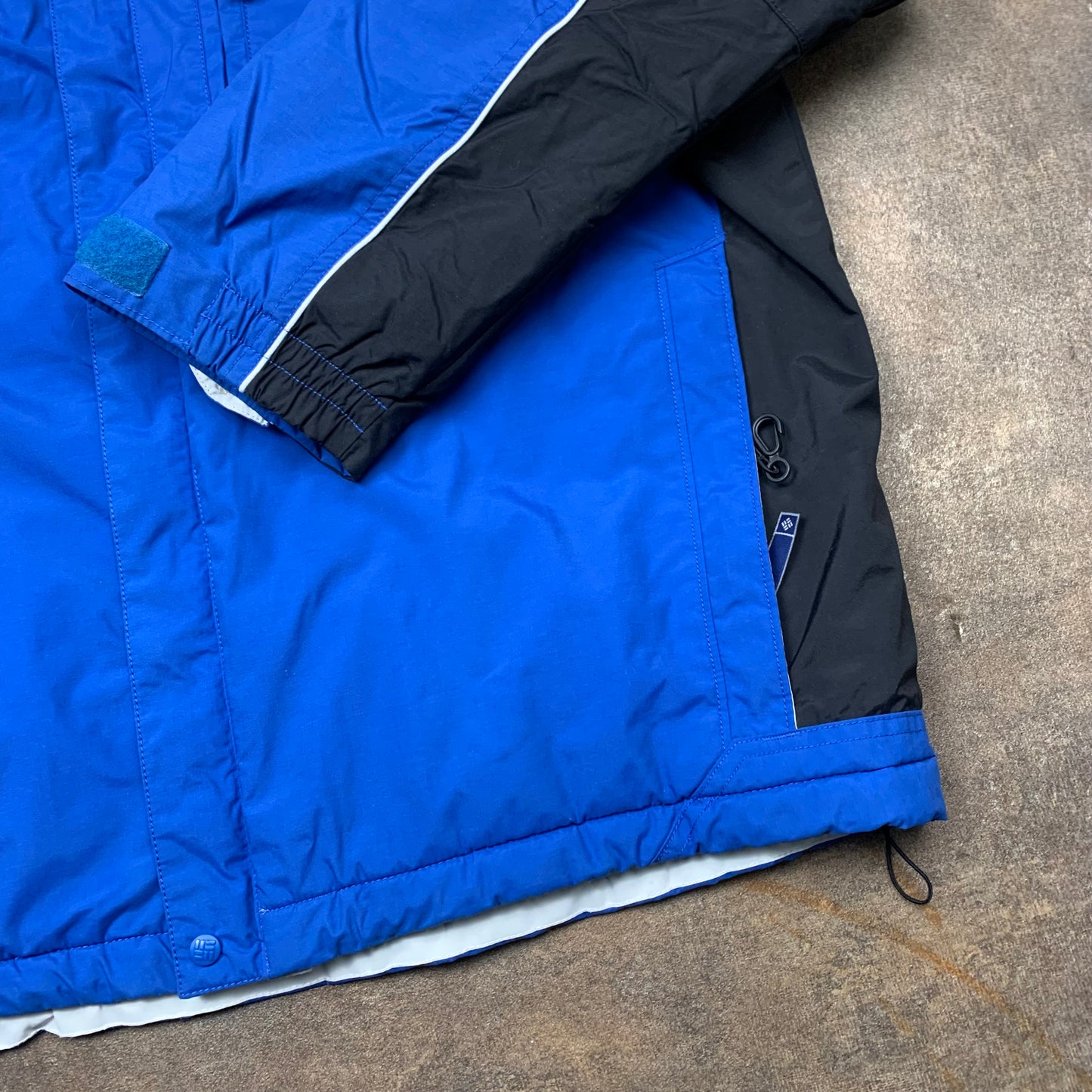 Columbia 00s blue black utilised jacket (L)