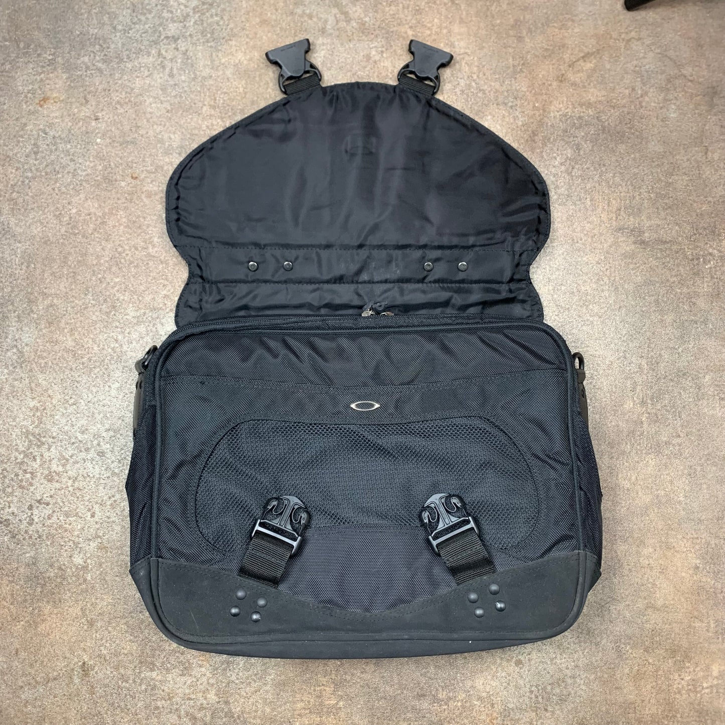Oakley Software 00s laptop bag