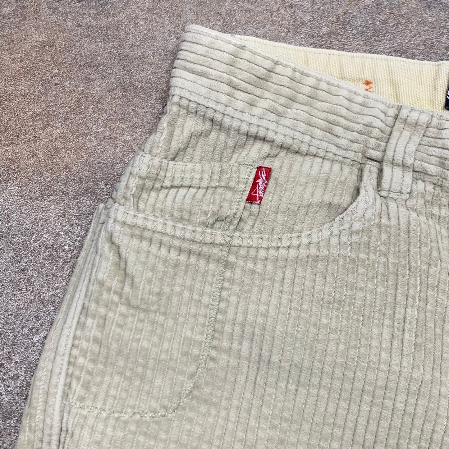Billabong 00s corduroy graphic jeans (30")
