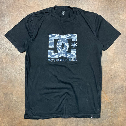 DC Shoes 00s camo graphic tee (M)