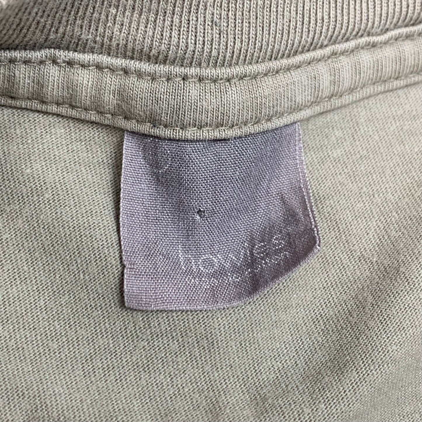 howies 00s graphic cream beige graphic tee